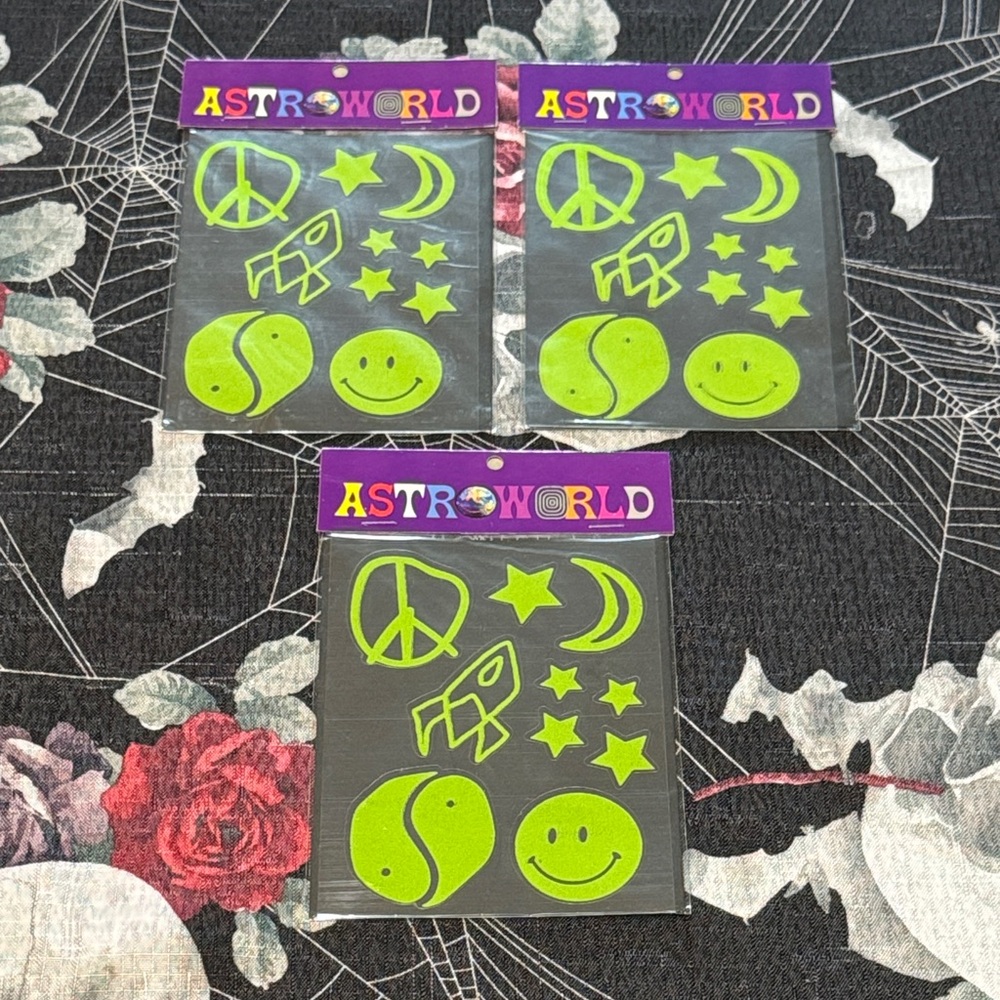 NWT 2017 TRAVIS SCOTT ASTROWORLD NEON GREEN GLOW IN THE DARK STICKER PACKS (3)